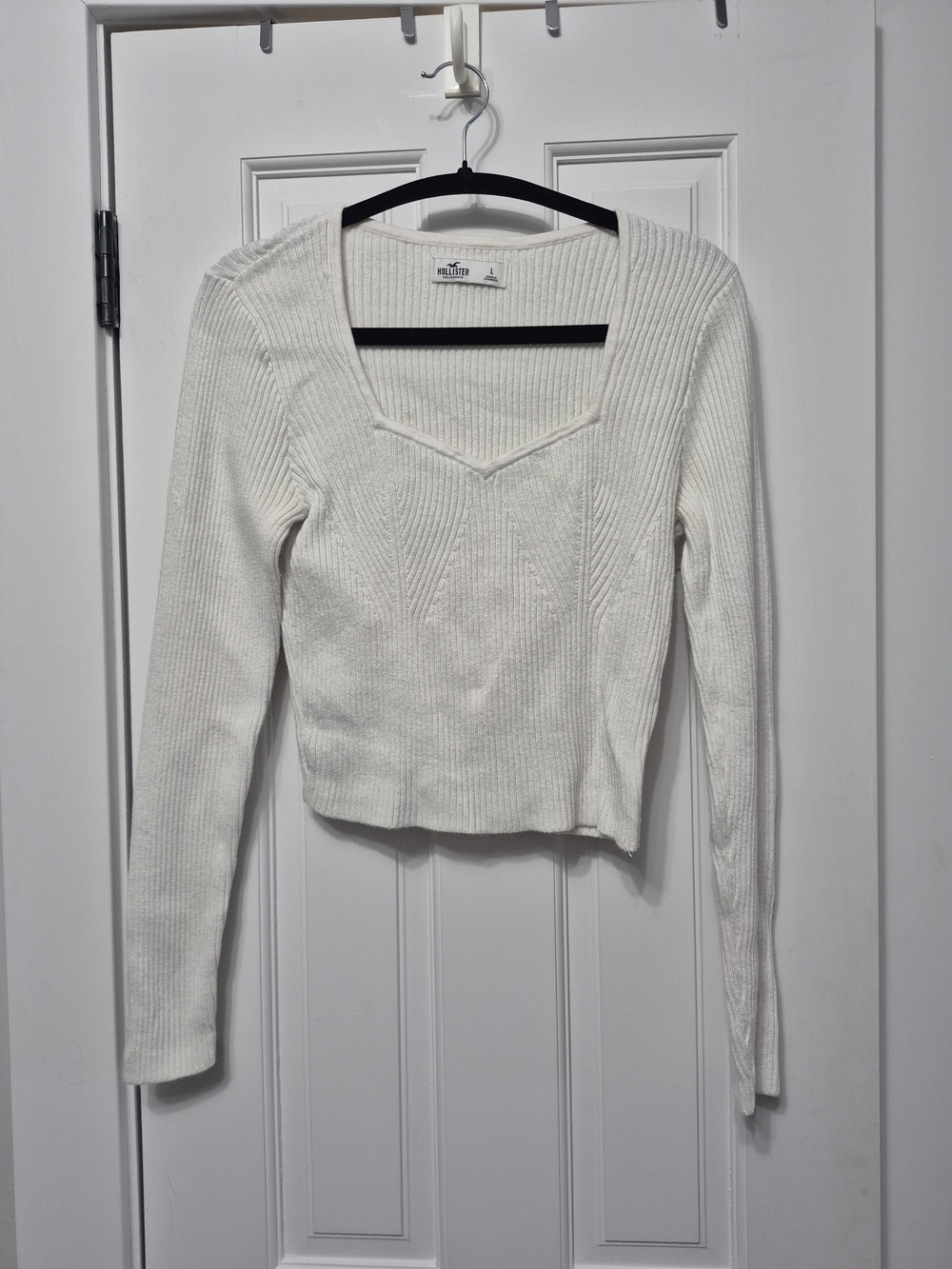 Hollister Ivory Ribbed V-Neck Long Sleeve Top